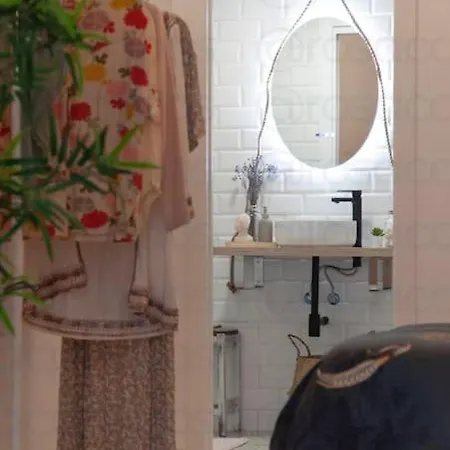 Ra - Stylish Loft - Walk To The Of Appartement Valence